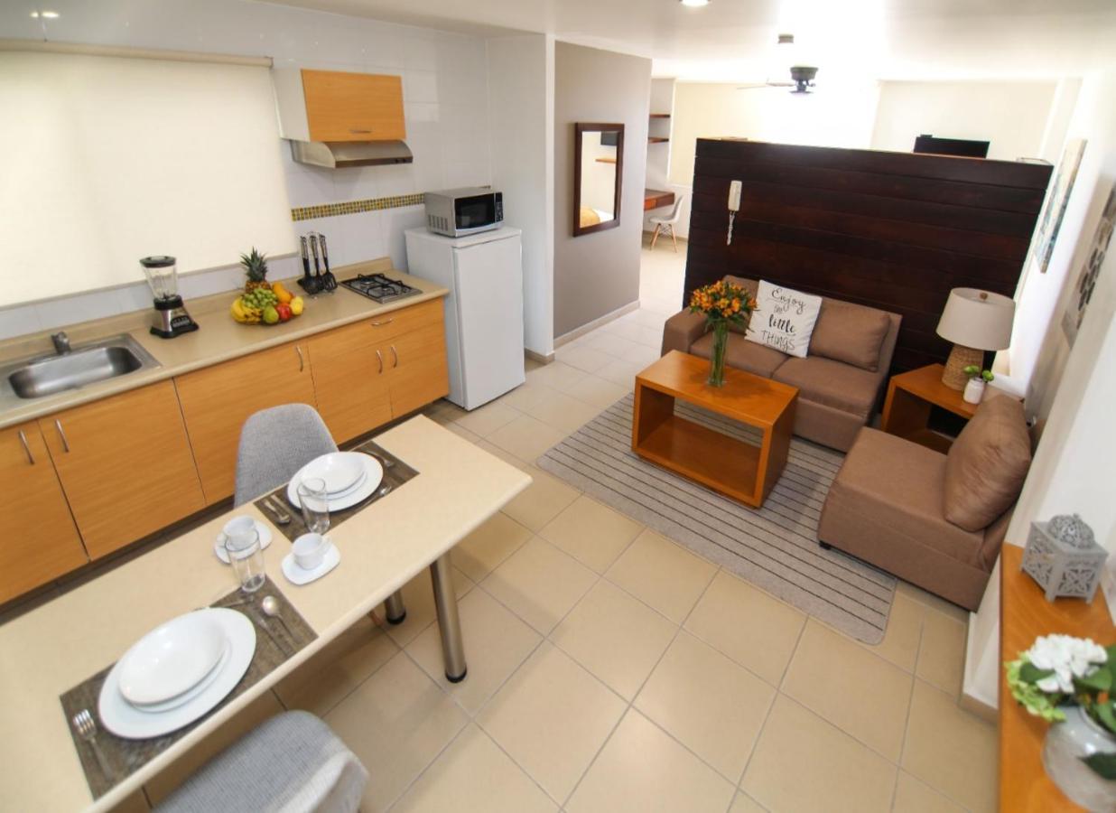 אגואסקליינטס Zimmer Suites מראה חיצוני תמונה