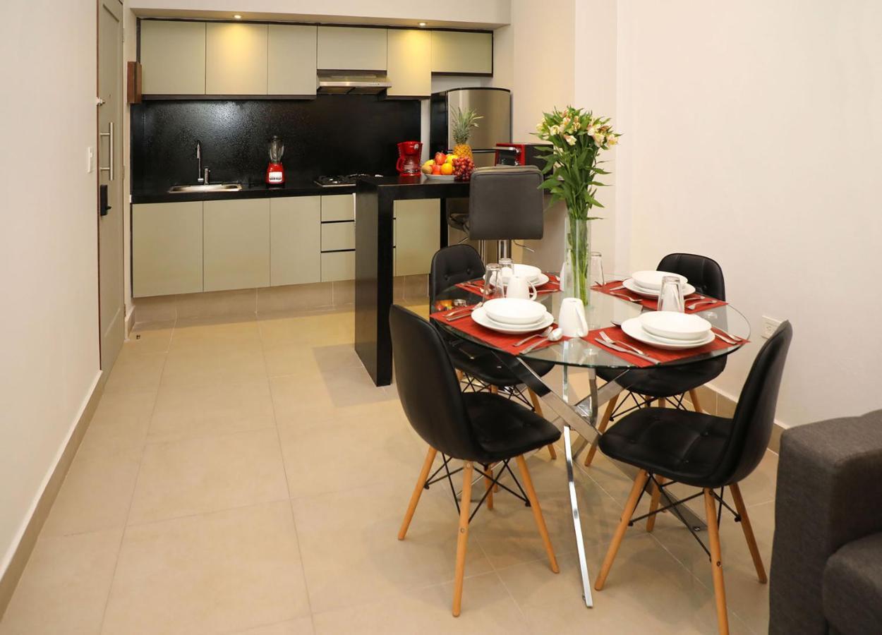 אגואסקליינטס Zimmer Suites מראה חיצוני תמונה