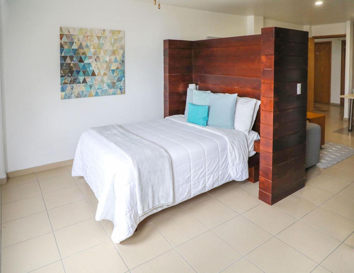 אגואסקליינטס Zimmer Suites מראה חיצוני תמונה