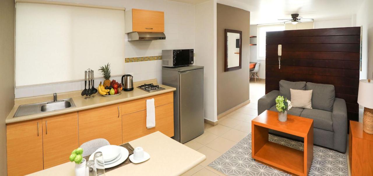 אגואסקליינטס Zimmer Suites מראה חיצוני תמונה