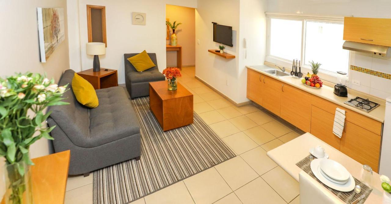 אגואסקליינטס Zimmer Suites מראה חיצוני תמונה
