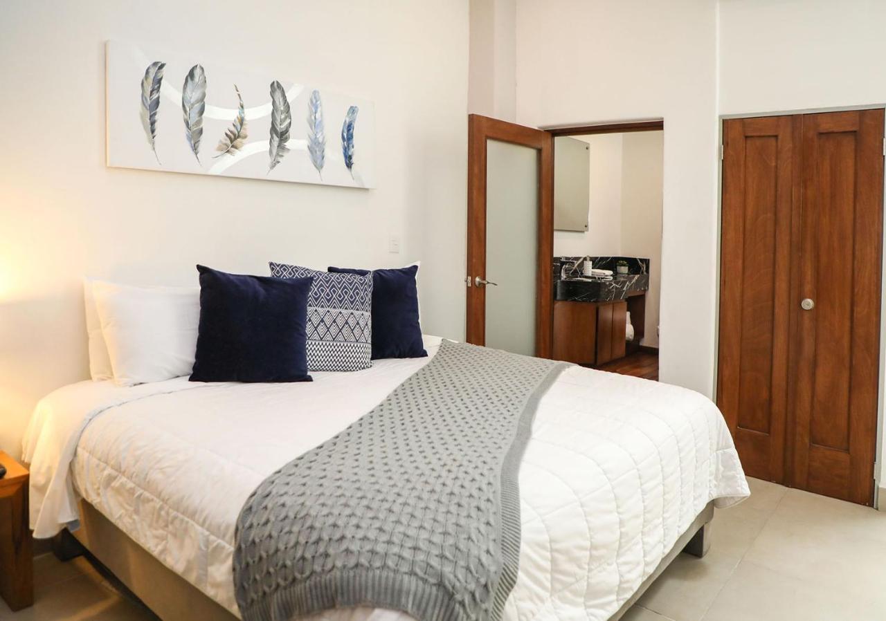אגואסקליינטס Zimmer Suites מראה חיצוני תמונה