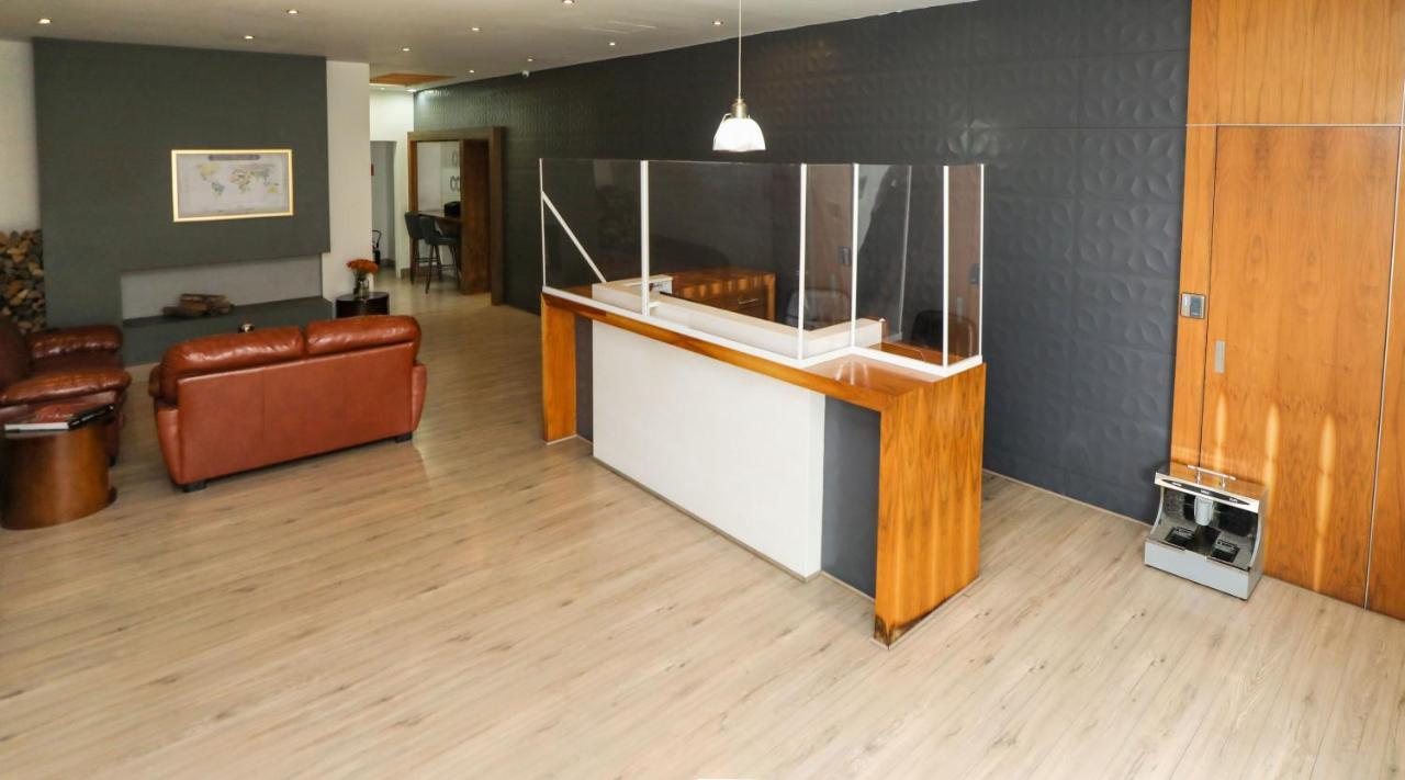 אגואסקליינטס Zimmer Suites מראה חיצוני תמונה