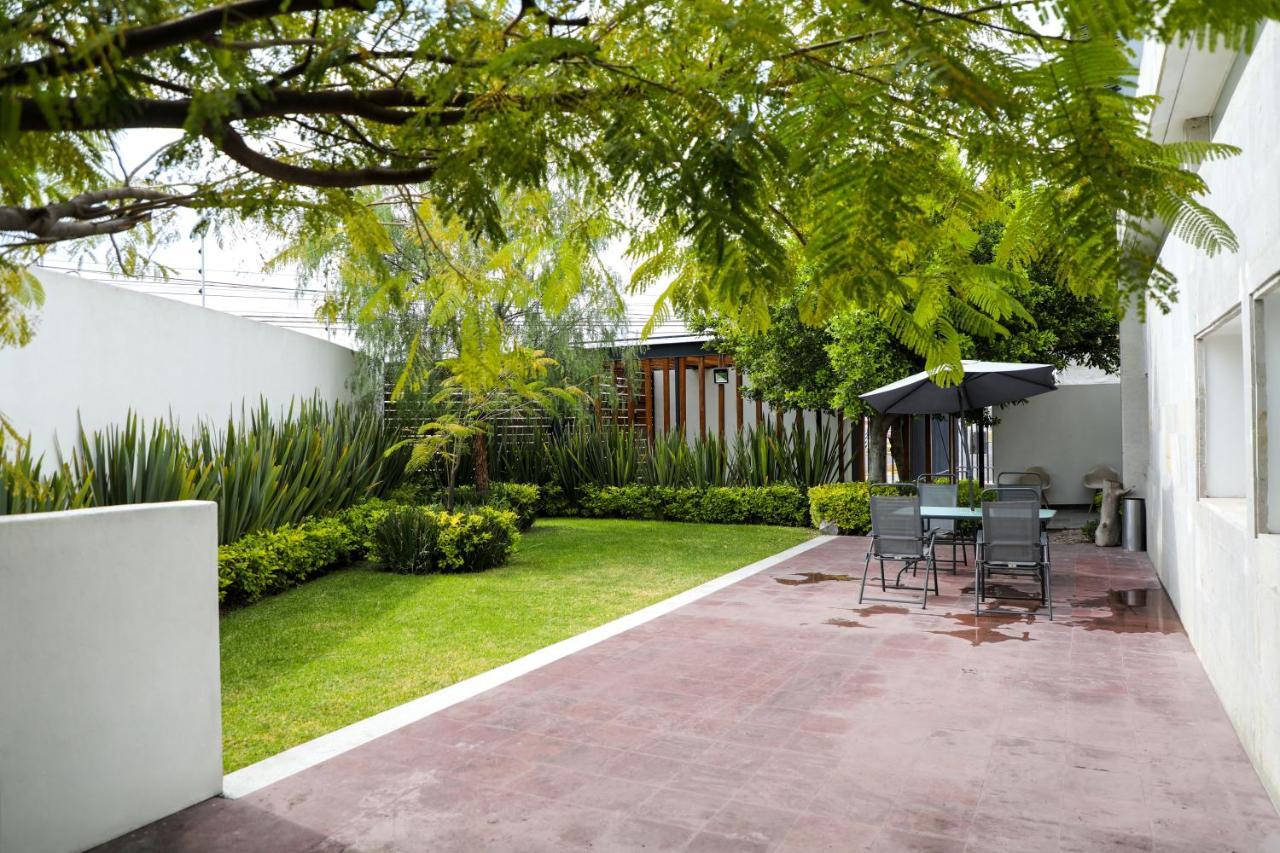 אגואסקליינטס Zimmer Suites מראה חיצוני תמונה